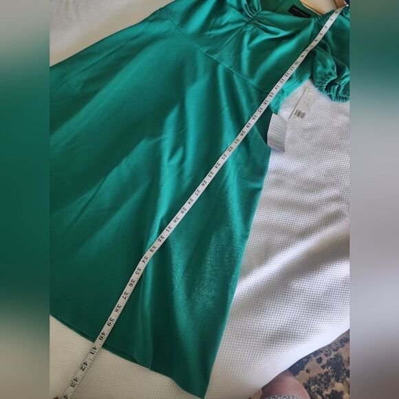 Donna Morgan Green Midi Dress with Timeless Elegance Modest NWT - Picture 7 of 10